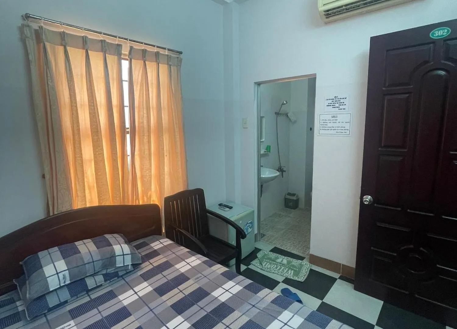Hometravel Nha Trang 0*,  Vietnam