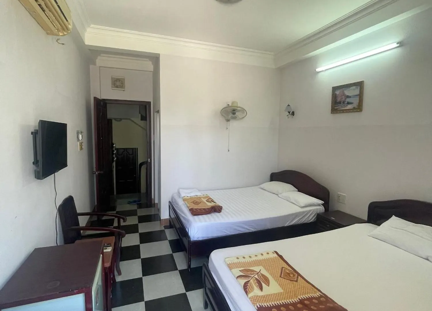 Hometravel Nha Trang Hotel